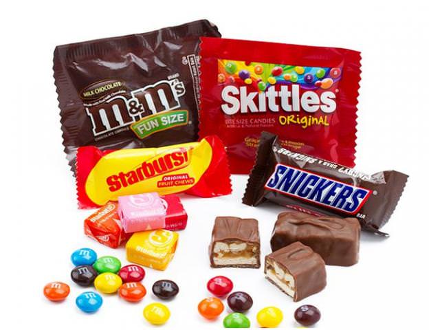 Get A Free Snickers + Skittles Party Pack! 