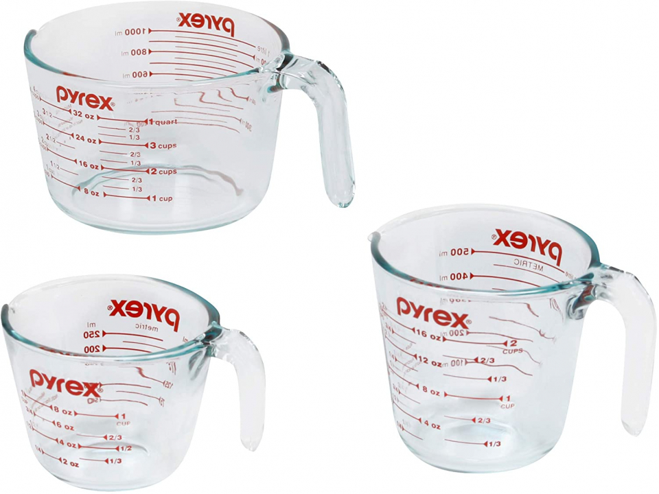 Free Pyrex 3-Piece Glass Measuring Cup Set